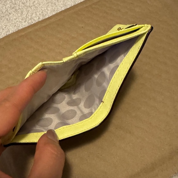 Kate Spade Lemon Key & Card Holder - Picture 4 of 5